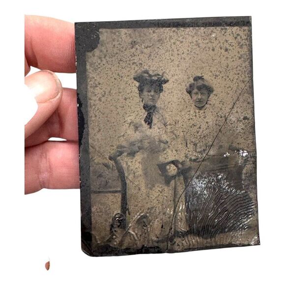 Antique Tintype Photograph Of Two Victorian Women With Baby Mourning Photo ? - Picture 1 of 6